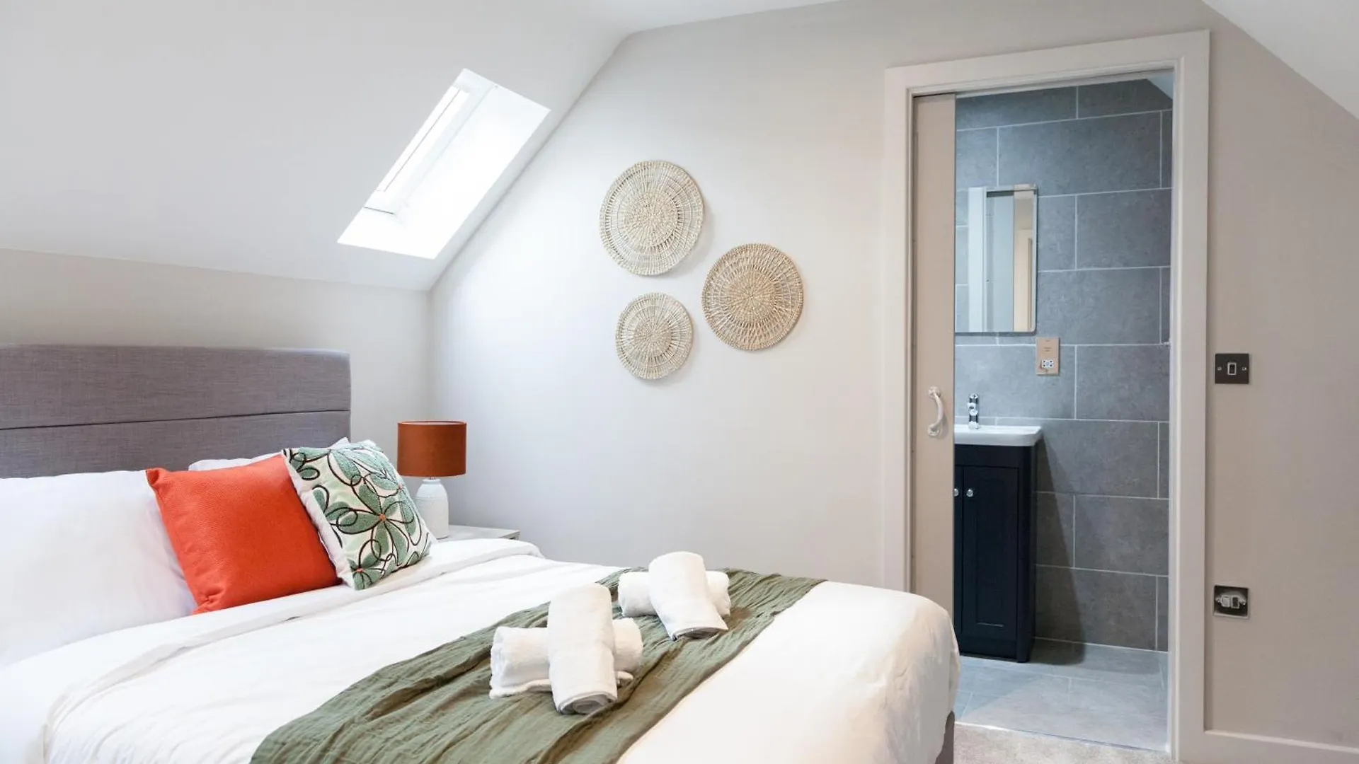 לידס Somers Suites Apartments בריטניה